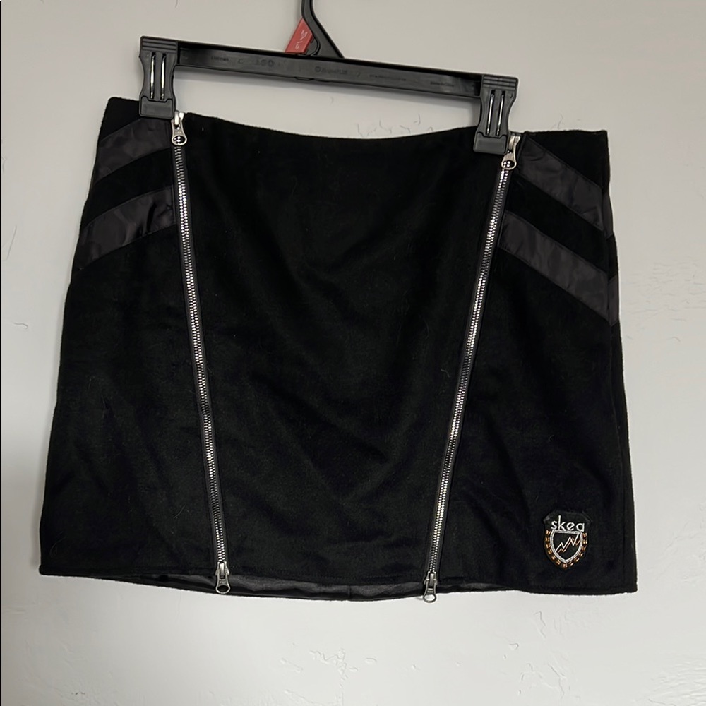Skea Wool Blend Black Skirt with Zipper Accents Size 8
